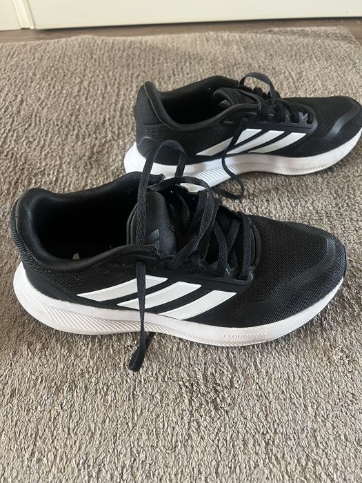 Tenis/ sapatilhas pretas da Adidas em otimo estado t-37.5