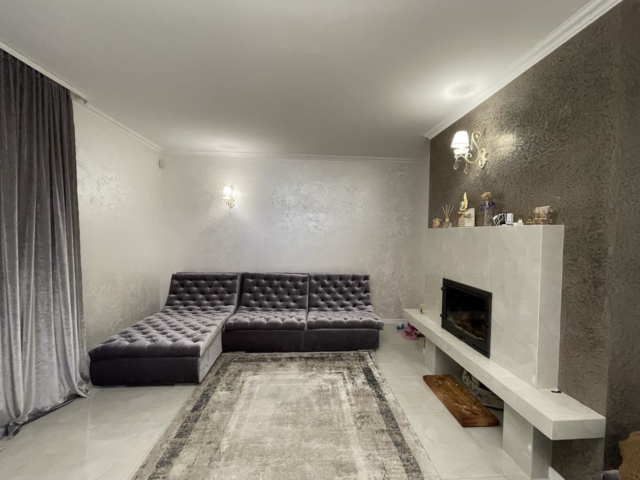 Новий, Сучасний, вже облаштований Будинок , стан люкс