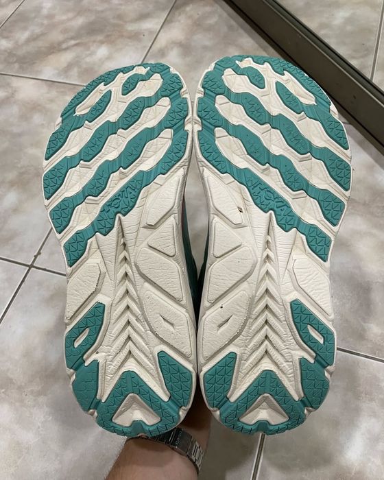 Hoka w Clifton 8