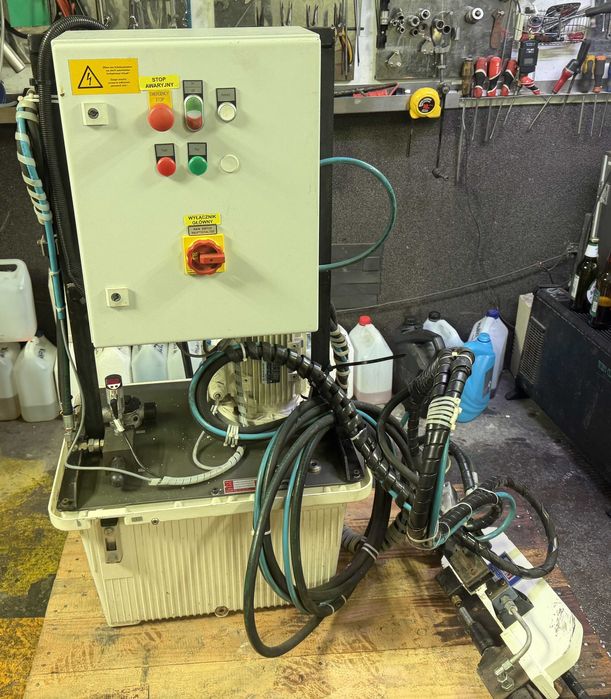 Nitownica . Prasa Tog-L-Lock łączenie blach na zimno