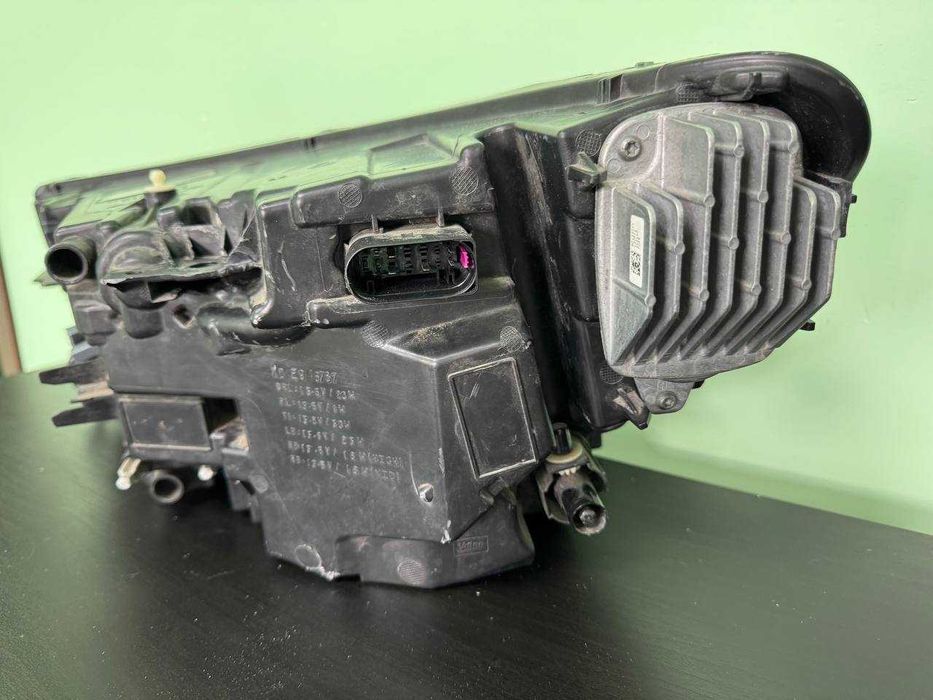 Фара права VOLVO XC40 Full LED США USA