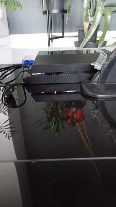 używane ps4 2 gry stacja do padów 2 pady 400gb