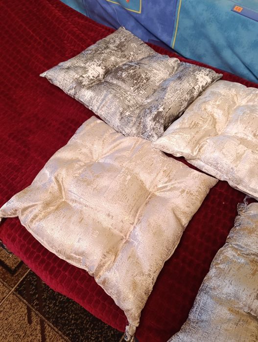 Продам подушки  для домашнего обихода.