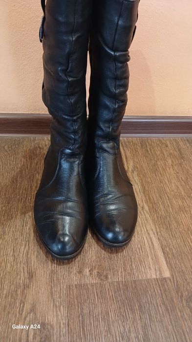 Сапожки  та босоніжки  для дівчинки