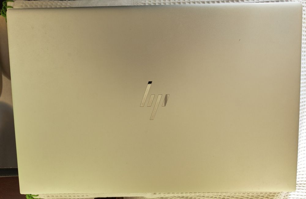 HP Envy 15 OLED i7 16GB RTX 2060 – Para peças ou reparação