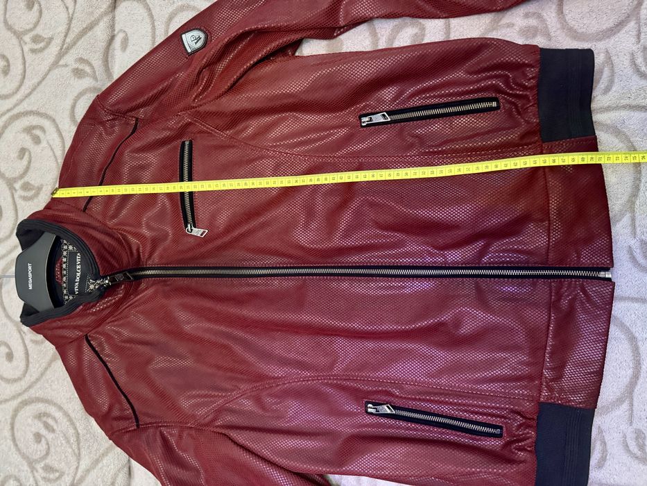 Продам кожаную куртку мужскую новую