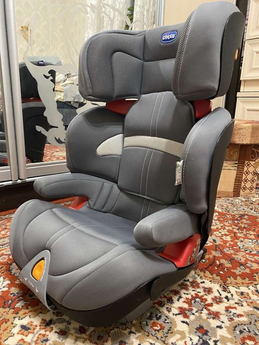 Автокрісло Chicco Oasys. Італія. З дитиною на протязі всього дитинства