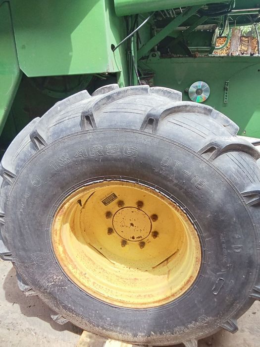 Комбайн John Deere 952