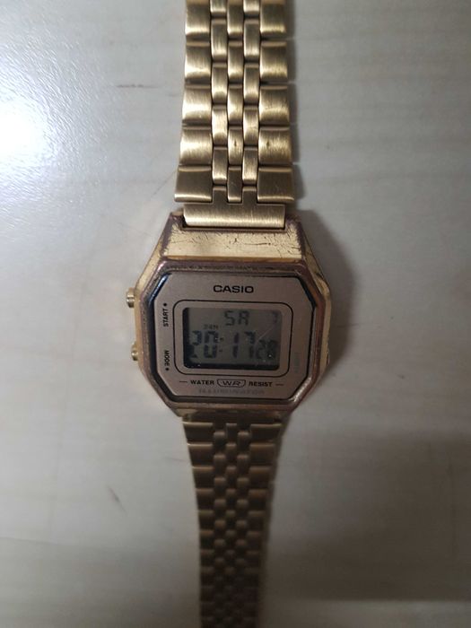 Zegarek nareczny Casio LA680WE ILLUMINATOR 3284 maly damski meski unisex modul 3284 zgrabny podswietlenie kolor zloty