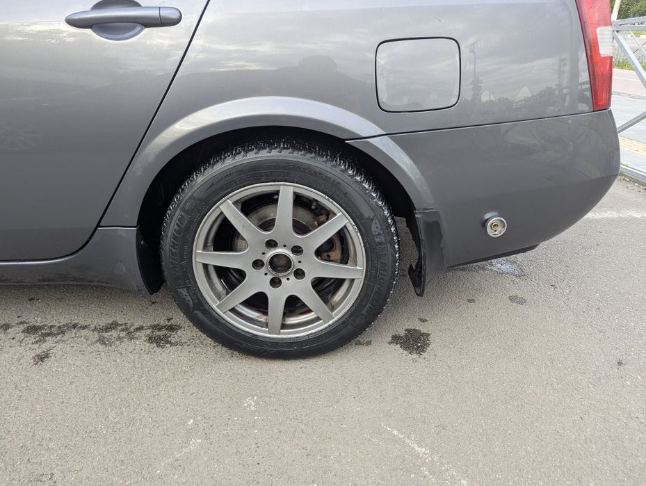 Nissan Primera P12