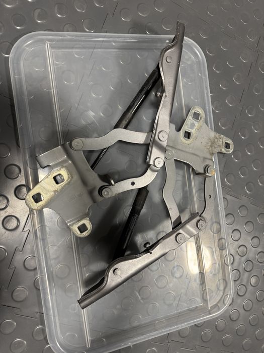 Alfa Romeo Stelvio zawiasy maski komplet Lewy prawy