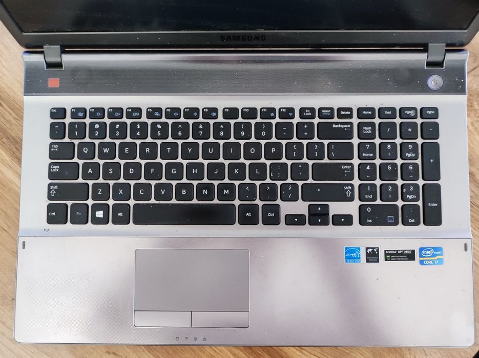 Laptop Samsung 17 cali Intel core i7
