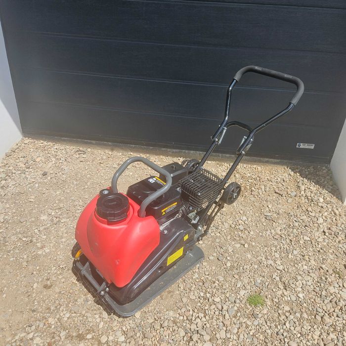 Zagęszczarka 85kg z gumą do kostki wynajem