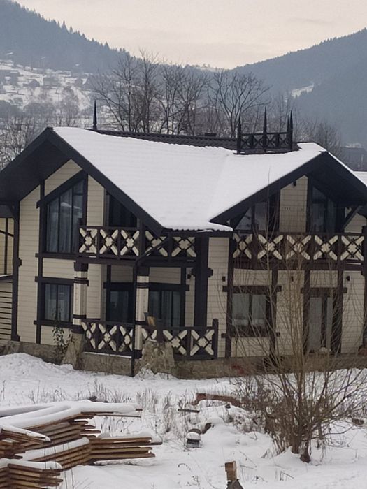 Продам будинок в Карпатах між Яремче і Буковельем в Микуличині