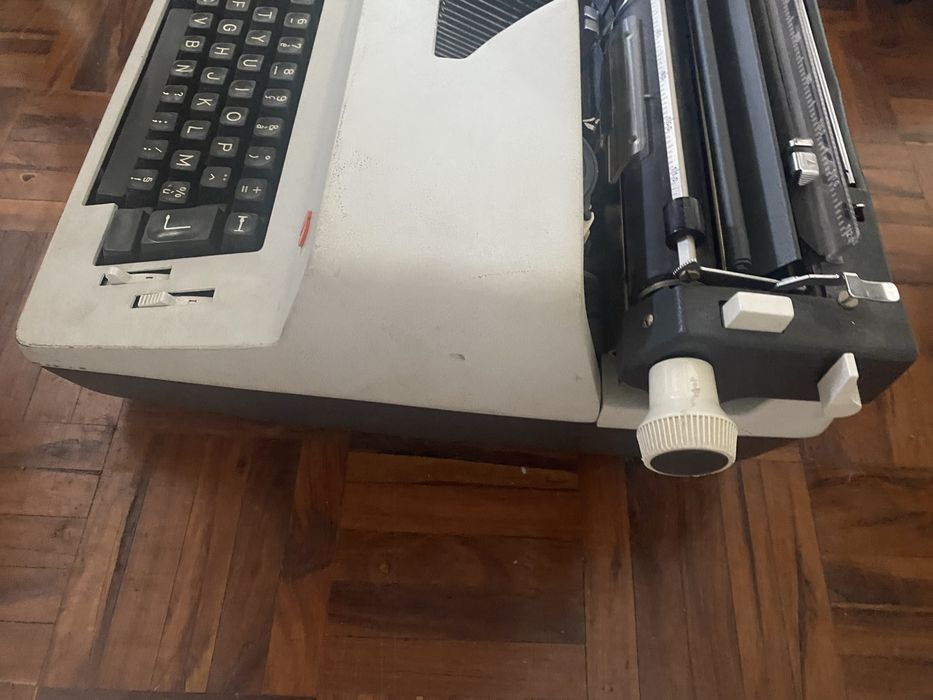 Máquina de escrever Olympia