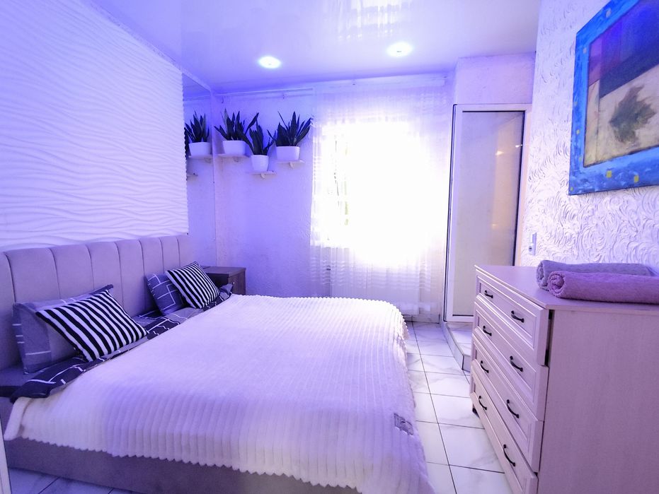 Почасово, посуточно. Свободна  уютная  квартира возле моря. Крыжановка