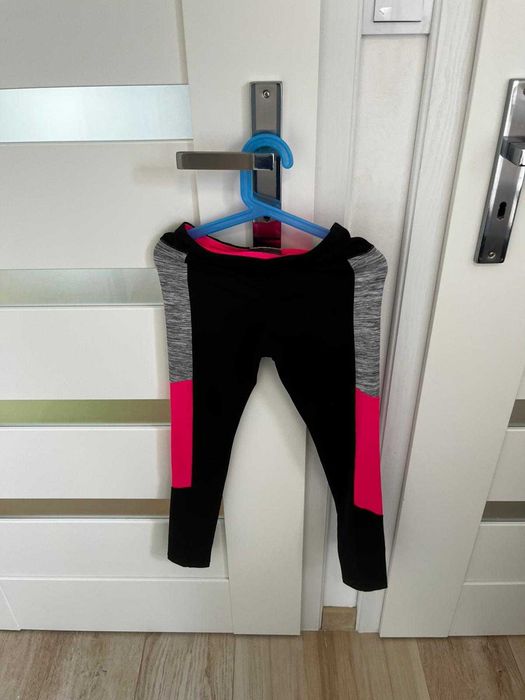 Legginsy sportowe dziewczęce czarno-różowe Destination roz. 140