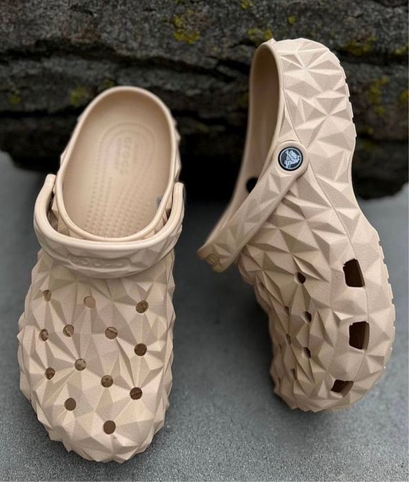 Нова колекція crocs geometric classic крокси лимонні чорні білі
