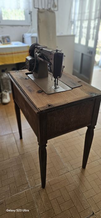Maquina de costura Singer