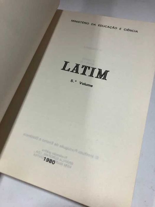 Livro antigo - Latim tpu 52 - 5o volume