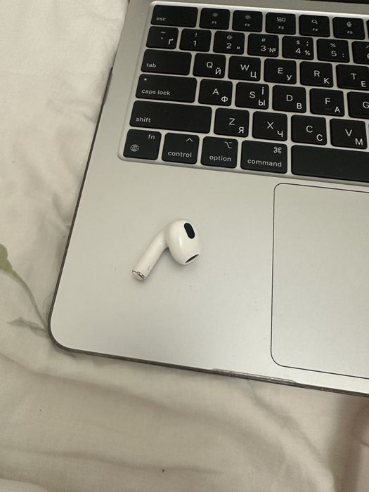 airpods 3 (кейс+лівий навушник)