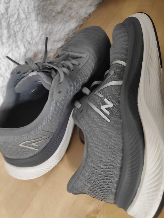 Tenis corrida - NB Propel Fuelcell V4