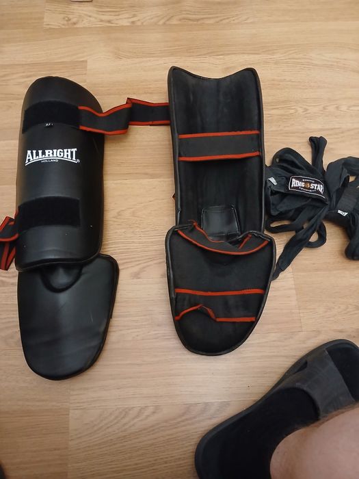 Komplet  zestaw kickboxing mma rekawice nagolenniki owijki