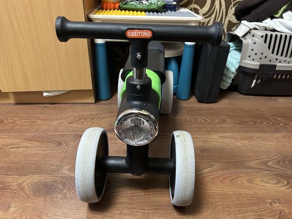 Продам беговел дитячий