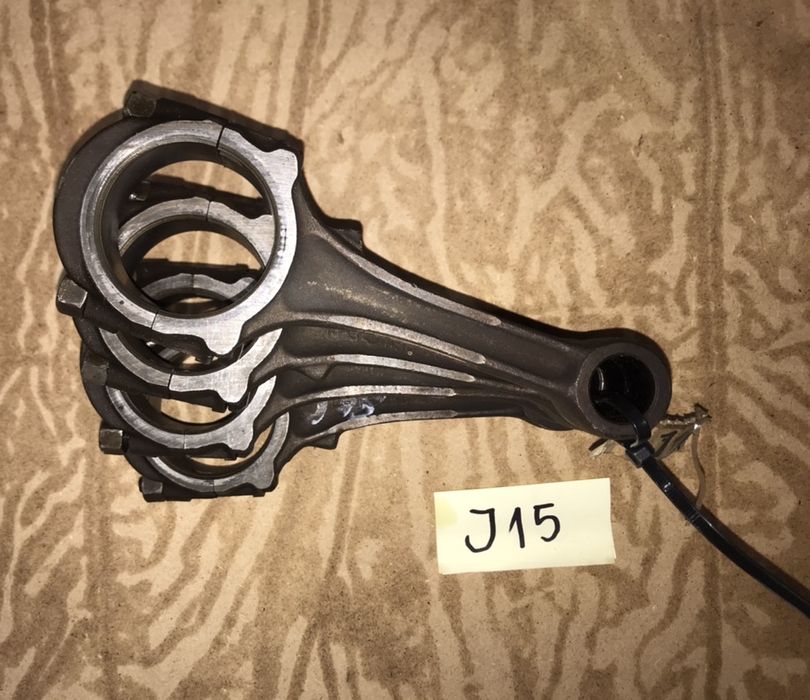 Korbowód - silnik Nissan J15