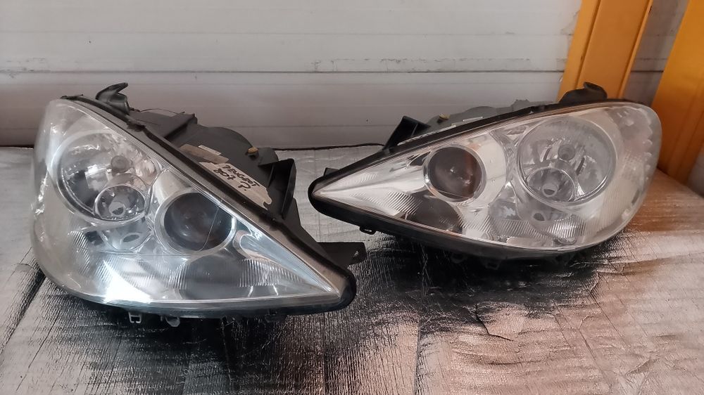 Lampy przód Peugeot 807 Citroen C8 2004r