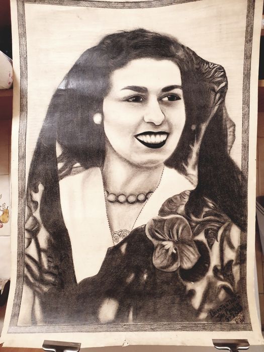 Antigo retrato de uma Senhora - assinado Ubiraton Tricta S. Paulo 1950