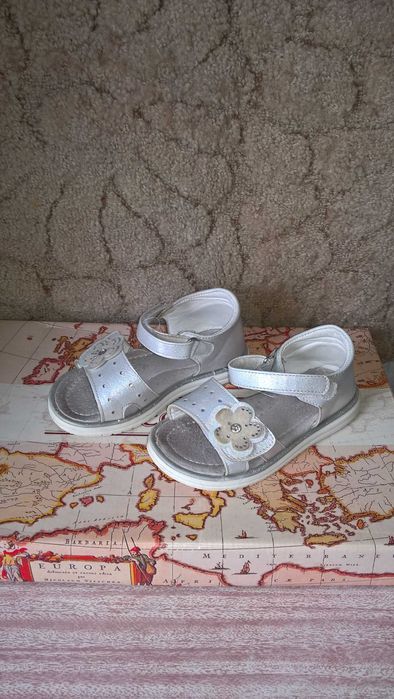 Босоніжки для дівчинки 25 розмір