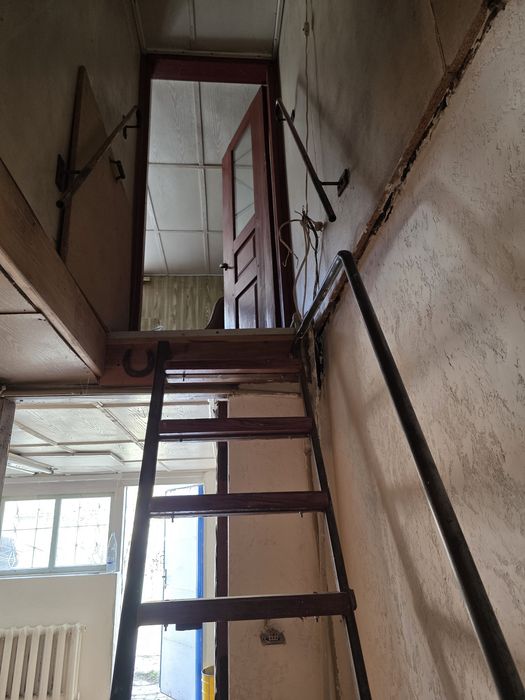 Продається двохповерховий гараж для проживання або під комерцію
