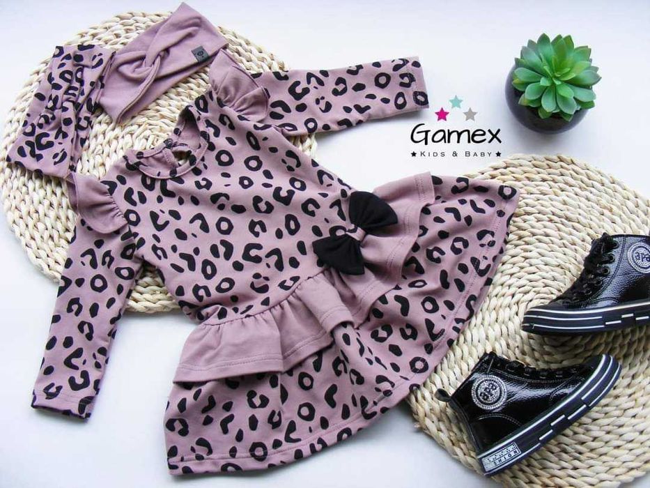 fioletowa sukienka, r. 86