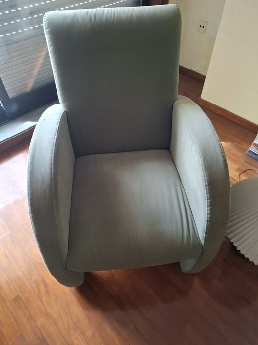 Poltrona estofada verde