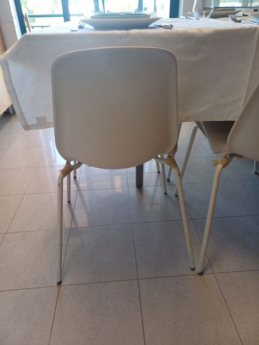 4 Cadeiras brancas IKEA