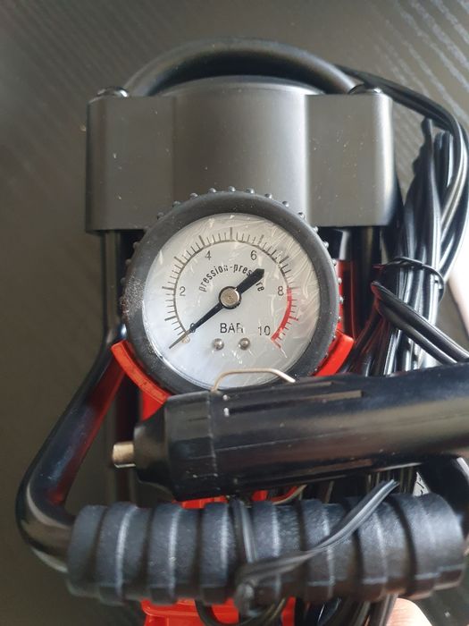 Mini compressor 12V com manómetro analógico