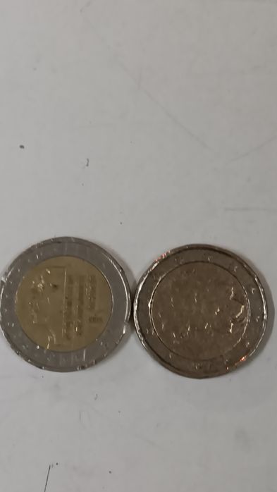 2 moedas 2 € com defeito à vista!