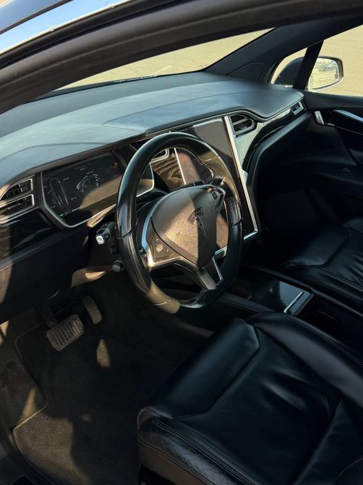 Tesla Model X 2016 VIN 5YJXCAE27GF012115 фото оголошення 12 з 22