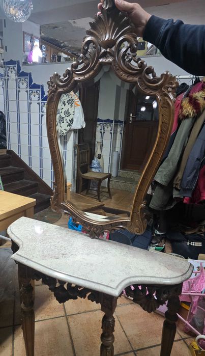 Credencia em madeira com espelho