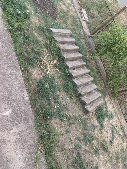 Продам бетонные ступеньки
