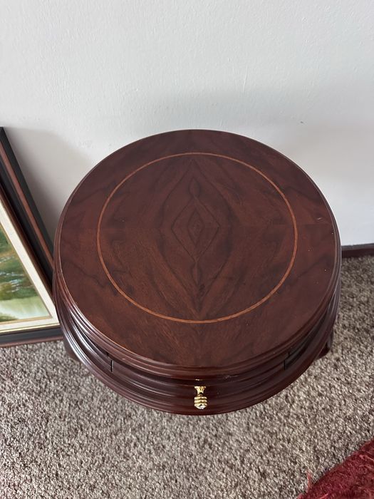 Mesinha de apoio com gaveta