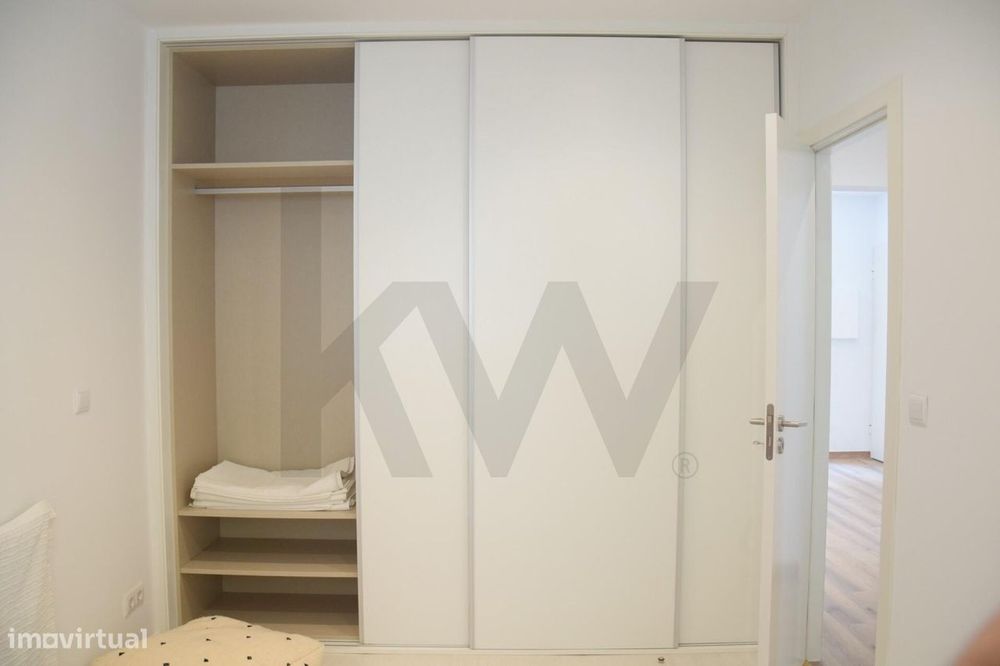 ✨ T1 Renovado no Dafundo: Conforto e Modernidade junto ao Tejo ✨