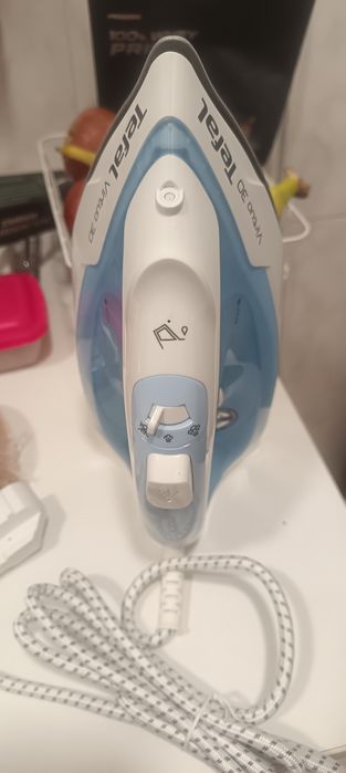 Ferro a vapor Tefal novo