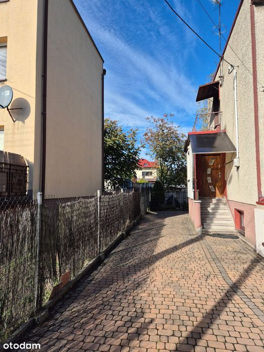 Dom wolnostojący z garażem i piwnicą