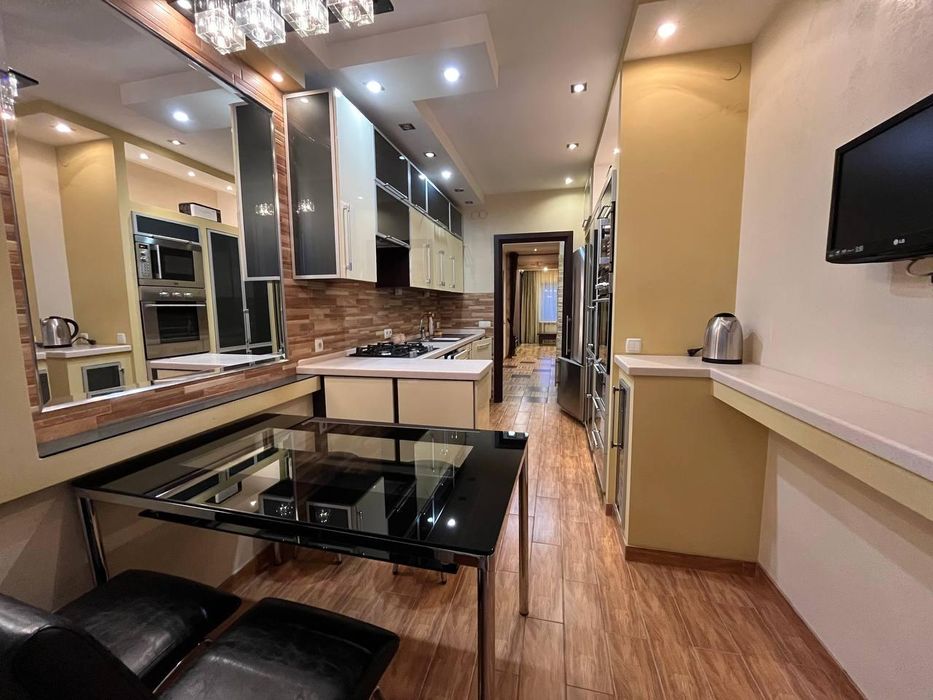 Оренда однокімнатної квартири. Центр. ЦУМ. Ера