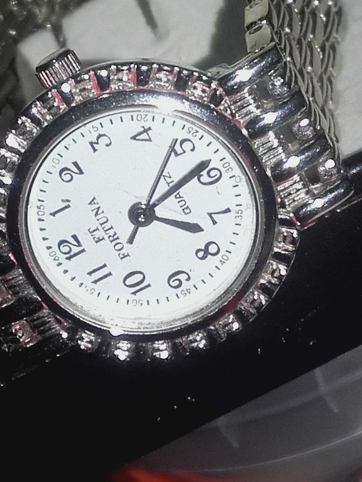 Sprzedam zegarek używany damski.