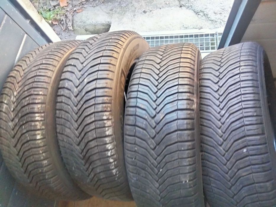 215 65R17 Michelin