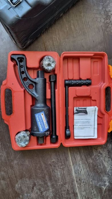 Sprzedam wyposażenie po firmie transportowej (TIR)