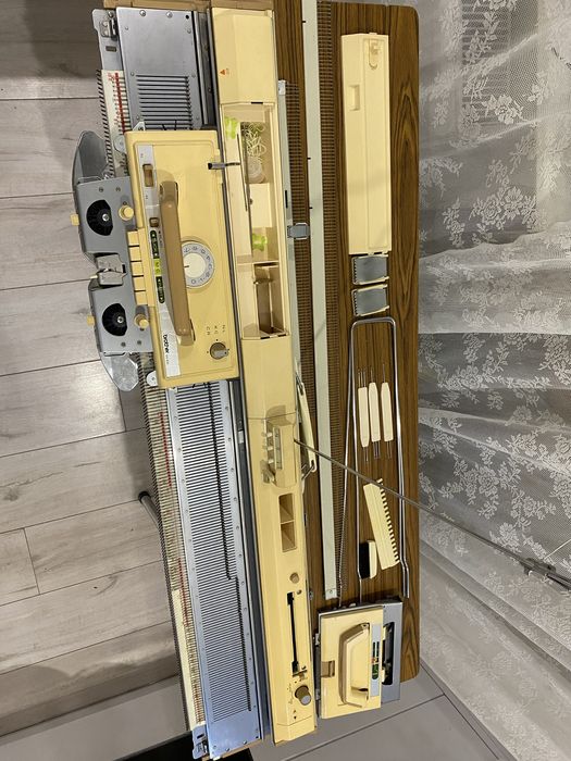 Brother kh830 вʼязальна машина 5-го класу в гарному стані (вязальная)